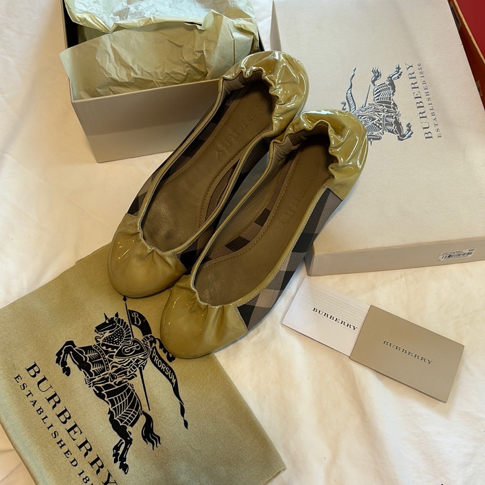 Burberry No Buckle Ballet Flat